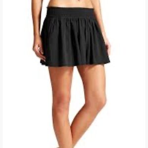 Athleta Sneaky Shorts Flutter Fit Black Size Medium Flowy Athleisure Yoga